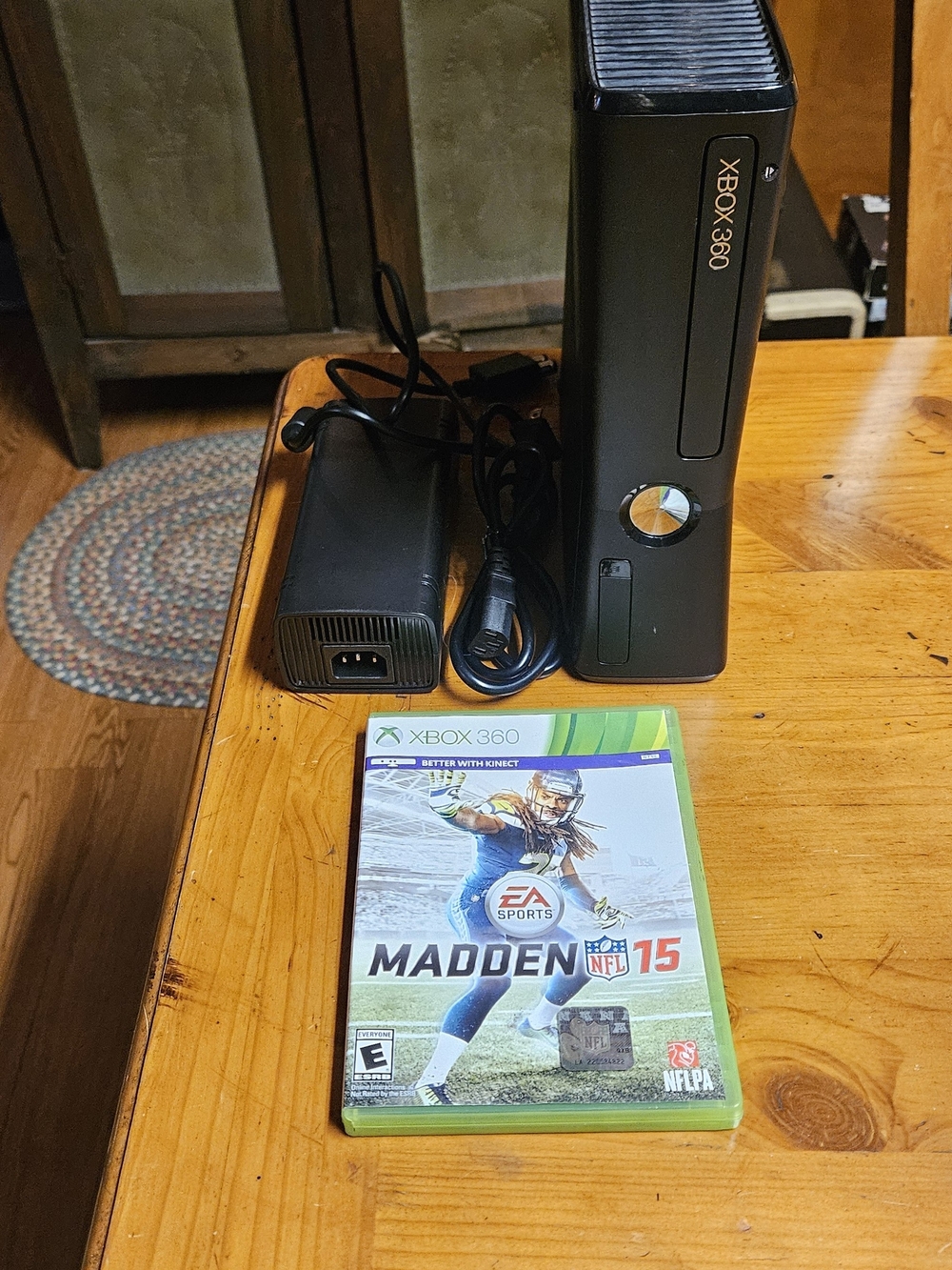 360 S 4 GB Console Bundle in Black with Madden NFL 15
